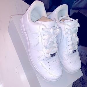 NIKE AIR FORCE 1 Women’s size 7.5